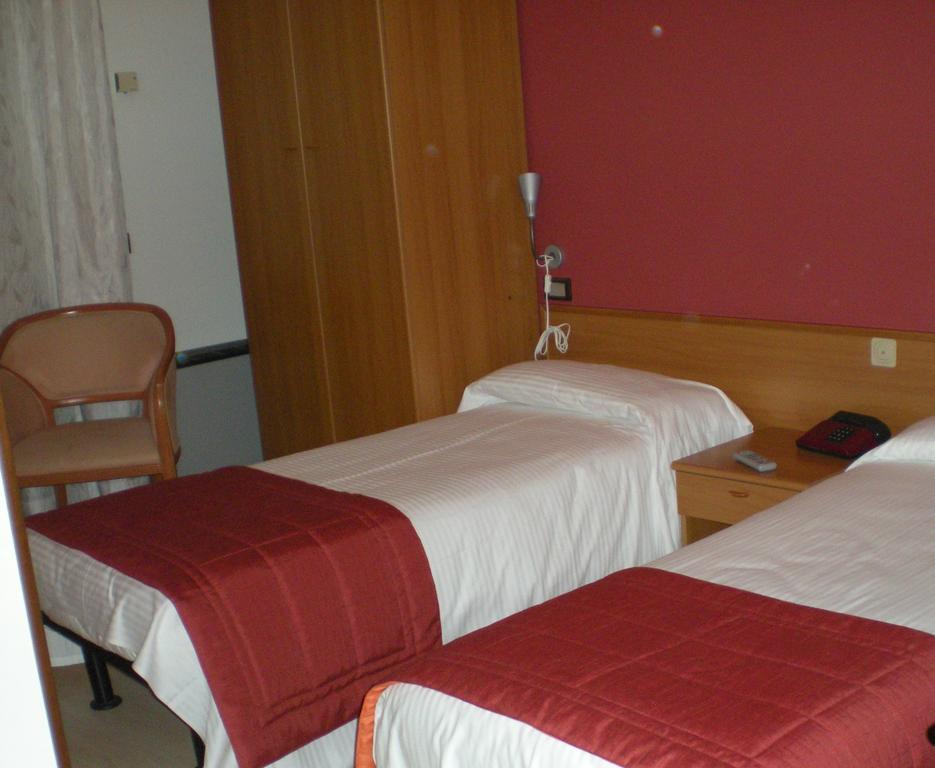 Aer Hotel Malpensa Oleggio Szoba fotó