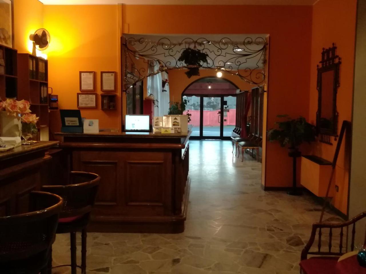 Aer Hotel Malpensa Oleggio Kültér fotó