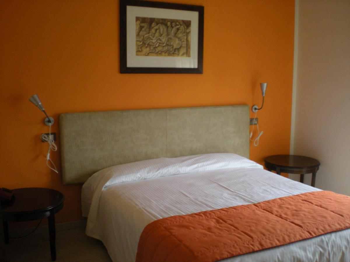 Aer Hotel Malpensa Oleggio Szoba fotó