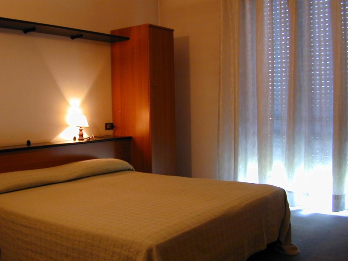 Aer Hotel Malpensa Oleggio Szoba fotó